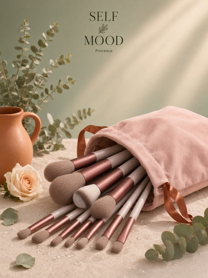 Set de pinceaux Self Mood — pochette rose, rituel quotidien